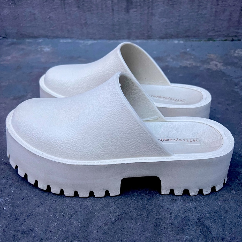 Jeffrey Campbell bae platform clogs in beige US 8